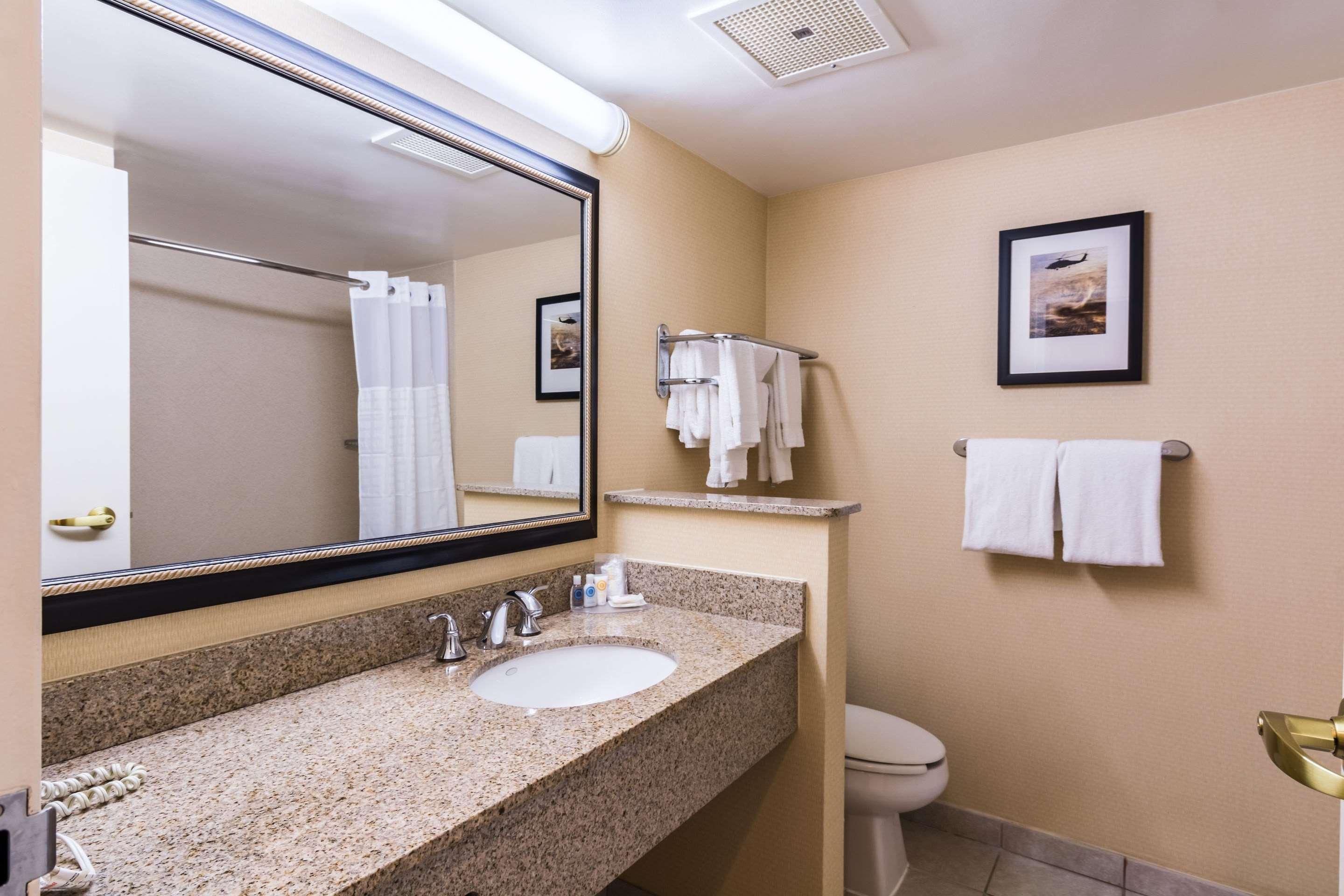 Comfort Inn At Joint Base Andrews Clinton Extérieur photo